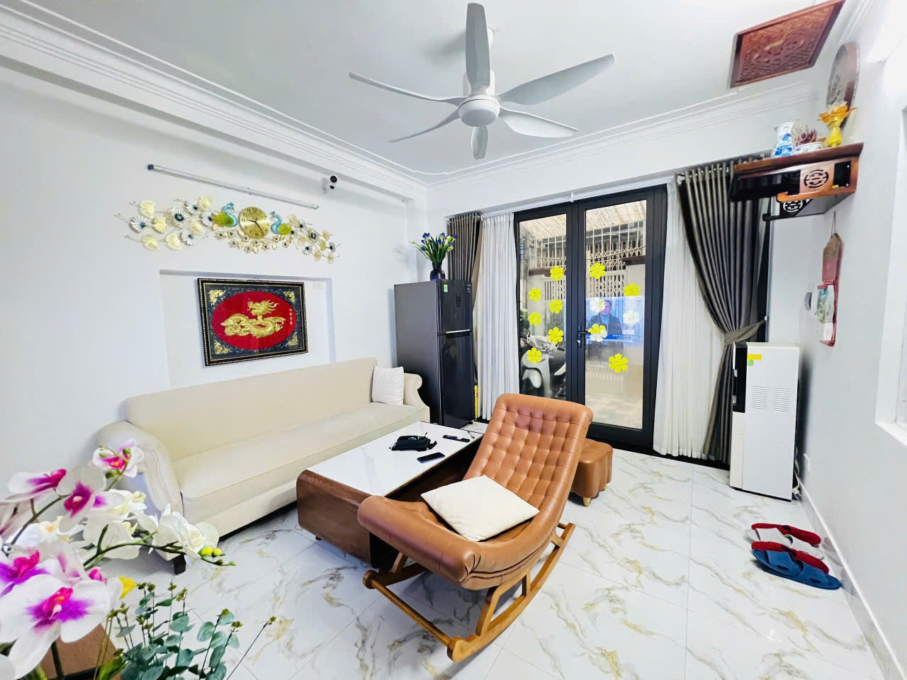 Bán nhà phố Nguyễn Trãi, lô góc 49m2, 5 tầng, mặt tiền 4,2m, giá 8.8 tỷ - Ảnh chính